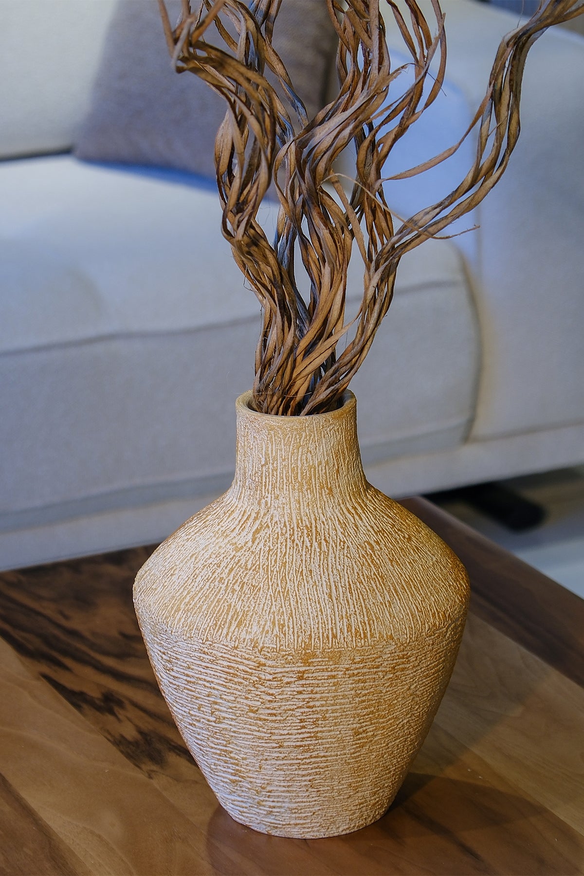 Alora Dokulu Terracotta Vazo – Krem & Toprak Ton